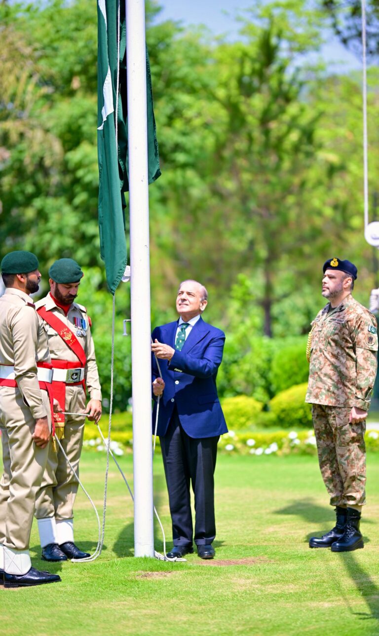 On the occasion of Youm-e-Tashakur Pakistan Prime Minister Muhammad Shehbaz Sharif hoisted the national flag at the Prime Minister’s House.