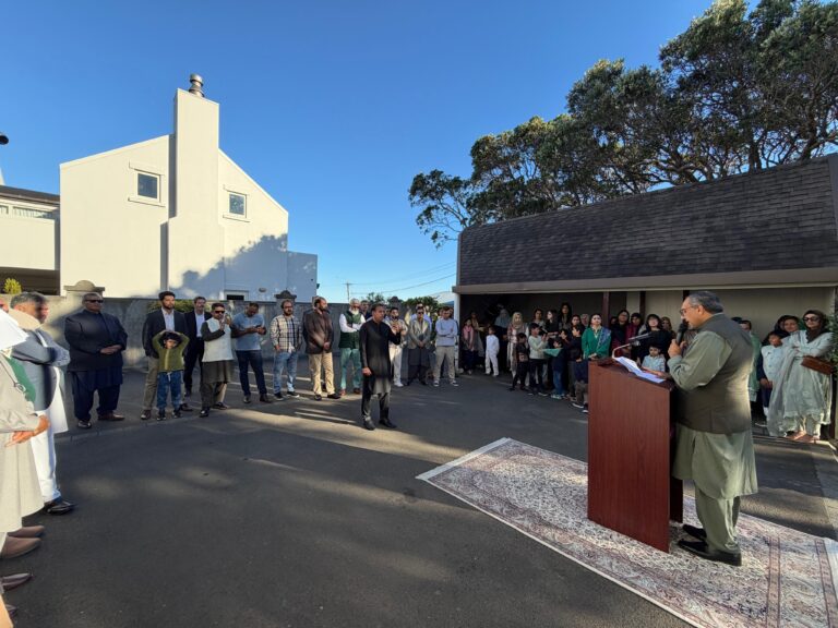Kiwi Pakistanis in Welly join High Commissioner and the Pakistan team to observe 86th Pakistan Day